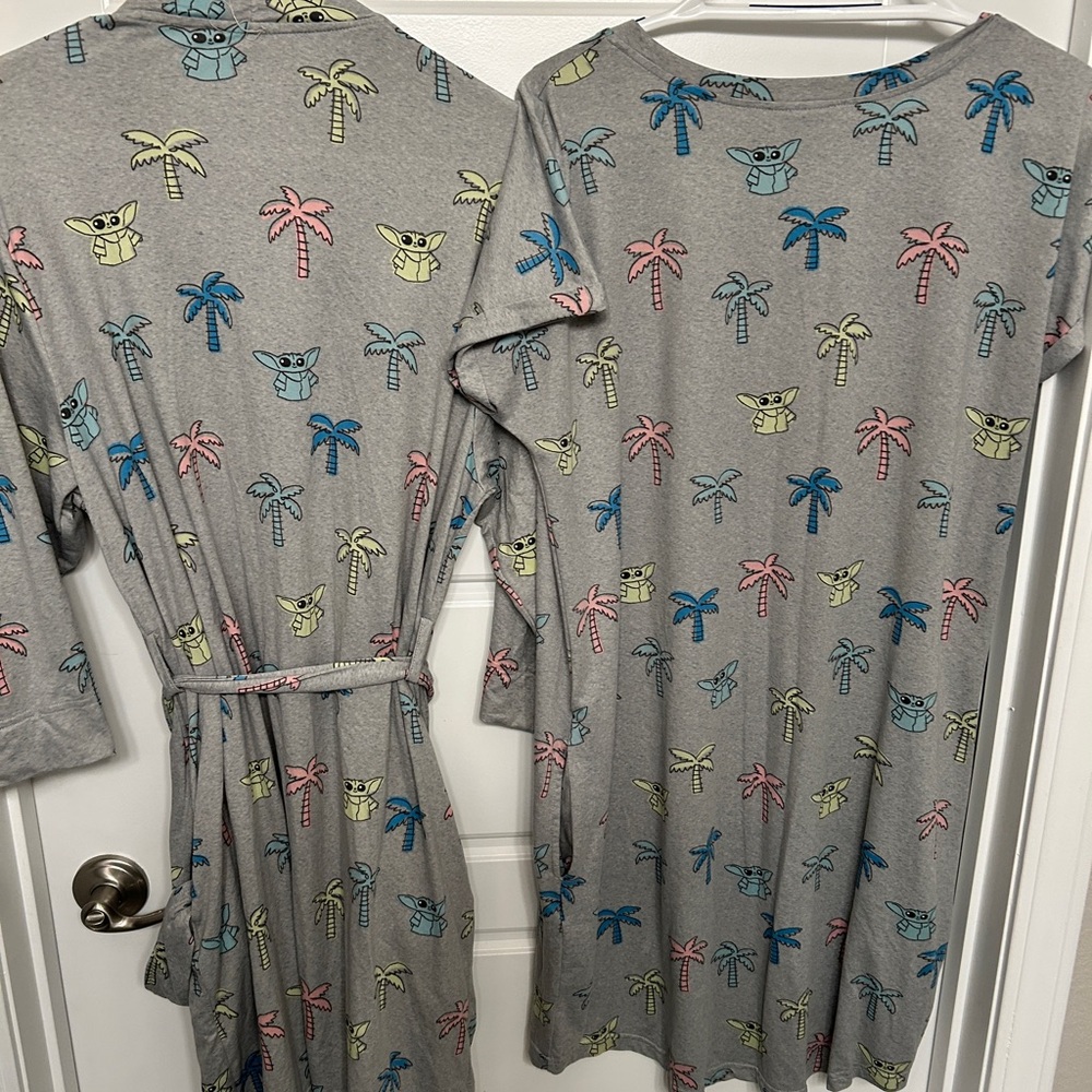 munki munki Gray Star Wars Grogu Robe + Matching Pajama Gown (2 piece set) - Picture 5 of 6